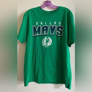 Dallas Mavs NWOT men’s T-shirt green XL